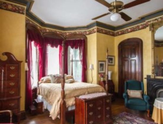 Overlook Mansion Bed and Breakfast