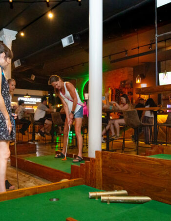 Big Mini Putt Club